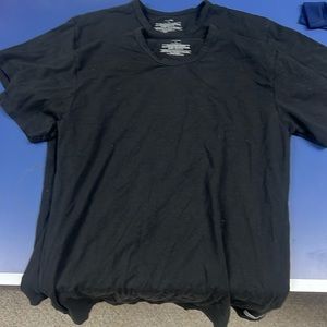 Two 2 Calvin Klein T-shirts black medium